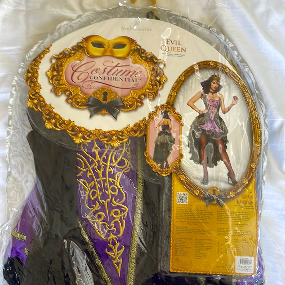 Evil Queen Halloween costume. Size Large.